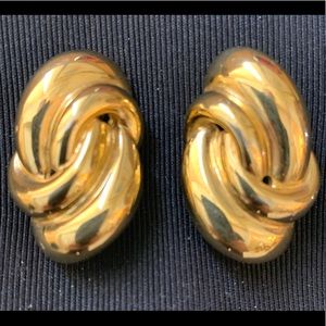 Clip on knotted earrings